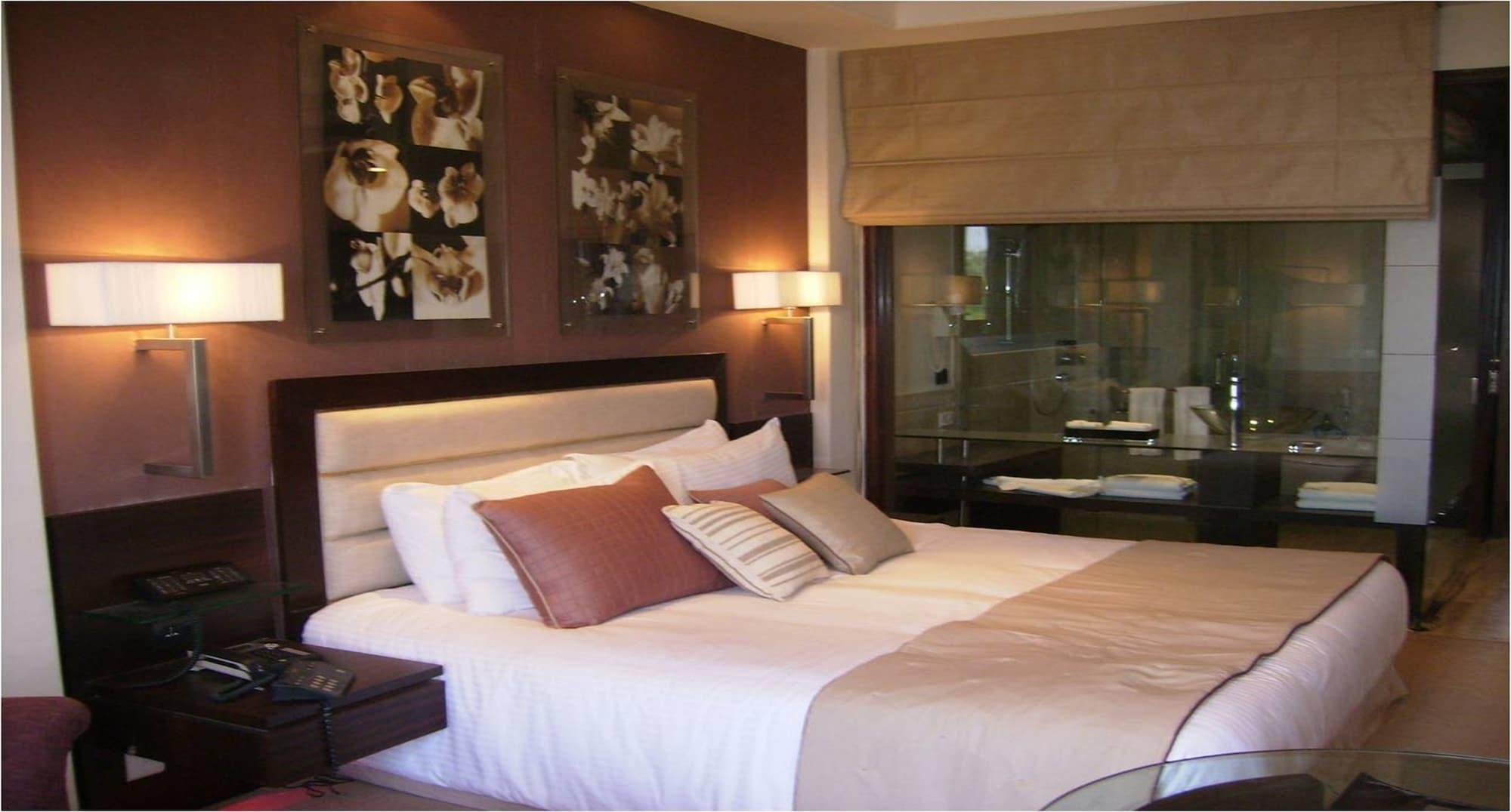 Lemon Tree Premier 2, Gurugram Hotel Gurgaon Exterior photo