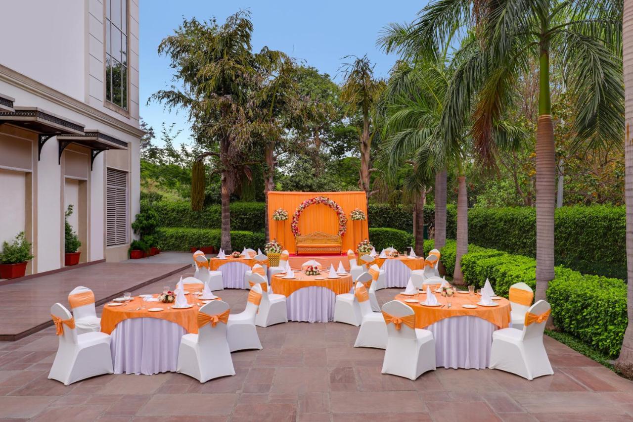 Lemon Tree Premier 2, Gurugram Hotel Gurgaon Exterior photo