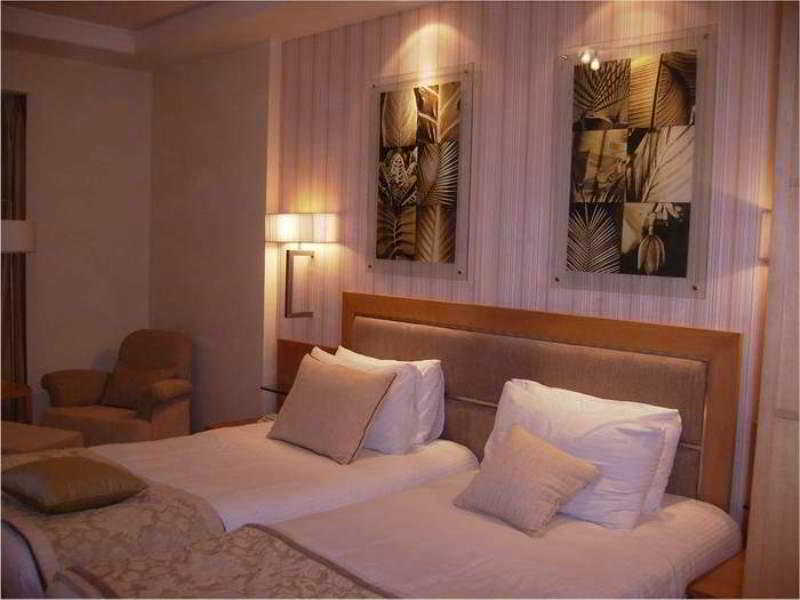 Lemon Tree Premier 2, Gurugram Hotel Gurgaon Room photo